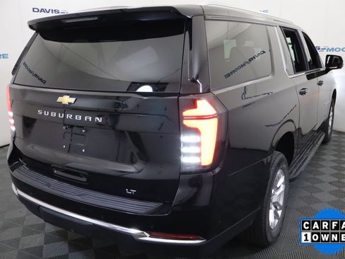 Used 2025 Chevrolet Suburban LT AWD/4WD image 6