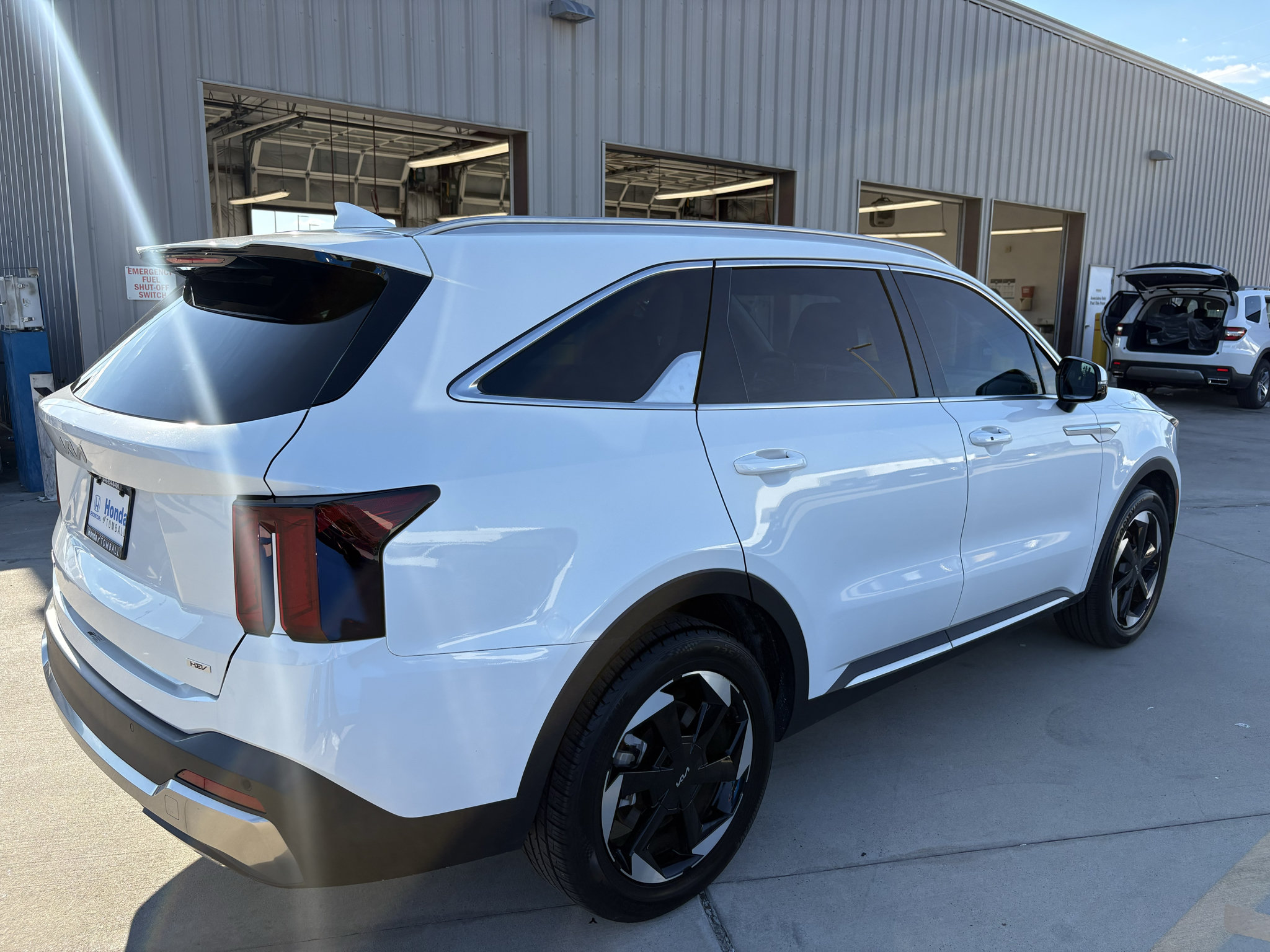 Used 2025 Kia Sorento EX w/ EX Panoramic Sunroof Package FWD image 8