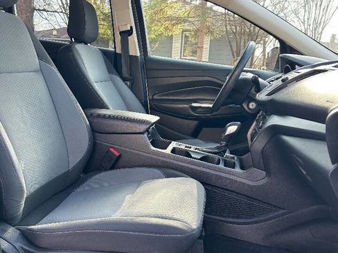Used 2018 Ford Escape SE image 12