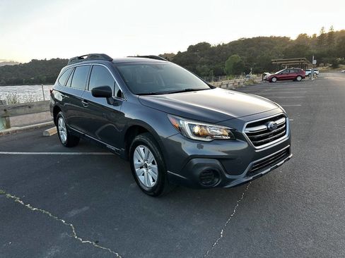 Used 2019 Subaru Outback 2.5i image 3