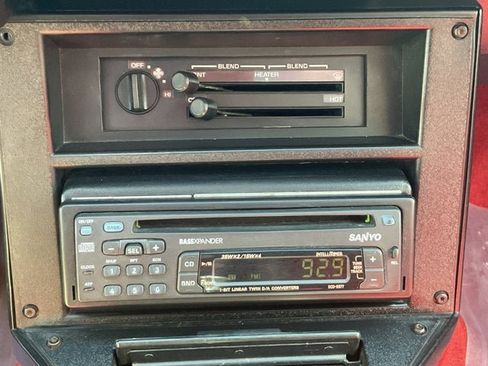 Used 1987 Chevrolet Camaro Z28 RWD image 24