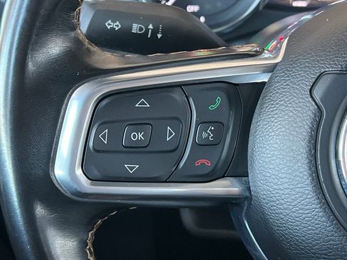 Used 2021 Jeep Wrangler Unlimited Sahara image 28