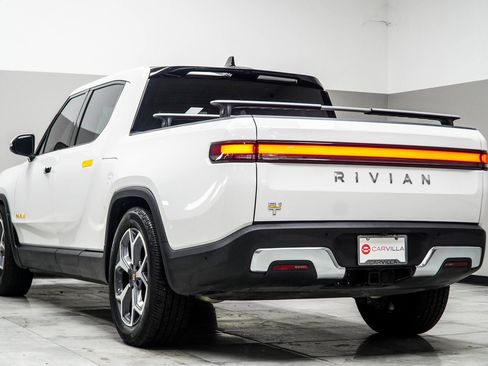 Used 2022 Rivian R1T Adventure image 11