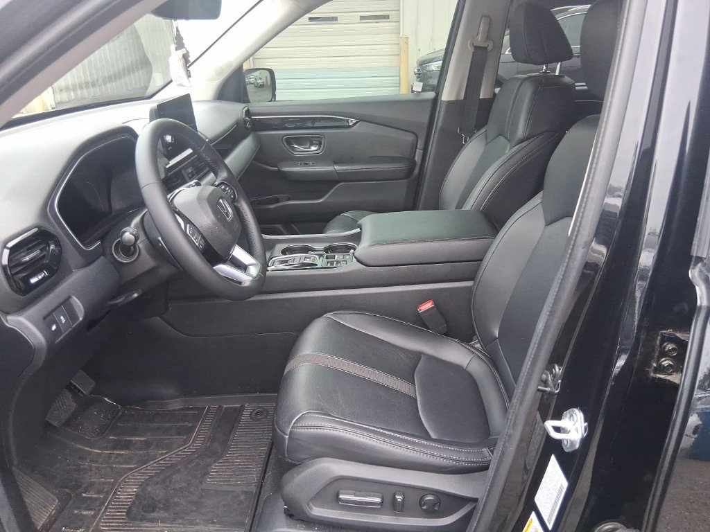 Used 2025 Honda Pilot EX-L image 9