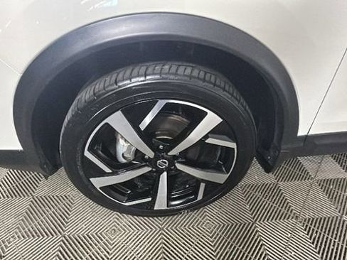 Used 2022 Nissan Rogue Sport SL AWD/4WD image 10