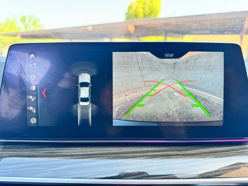 Used 2018 BMW M550i xDrive image 36