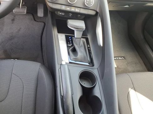 New 2026 Hyundai Elantra SE FWD image 17
