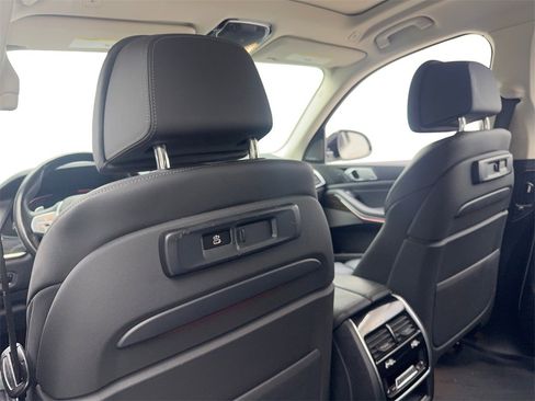 Used 2019 BMW X7 xDrive40i w/ Cold Weather Package image 37