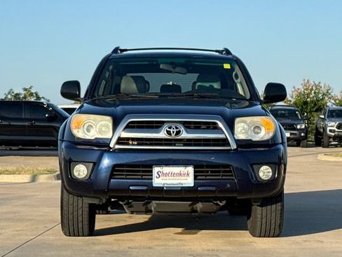 Used 2008 Toyota 4Runner SR5 RWD image 2