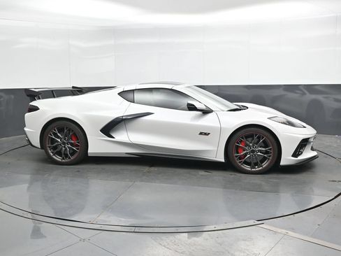 Used 2023 Chevrolet Corvette Stingray Premium Cpe w/ Z51 Performance Package RWD image 3