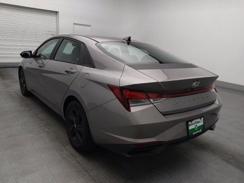 Used 2022 Hyundai Elantra SEL FWD image 5