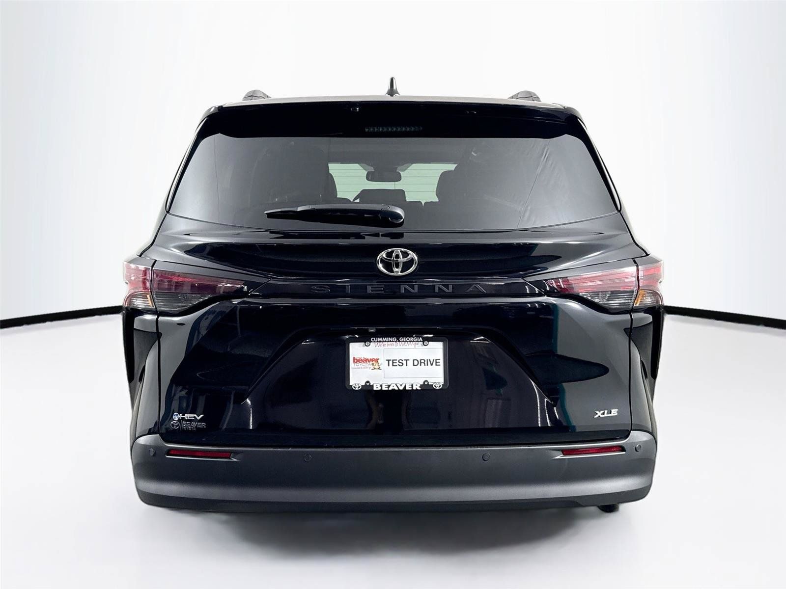 Certified 2026 Toyota Sienna XLE FWD image 12