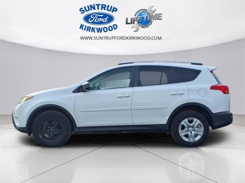Used 2014 Toyota RAV4 LE image 18