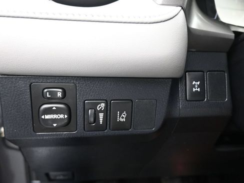 Used 2018 Toyota RAV4 XLE w/ Plus Extra Value Package AWD/4WD image 26