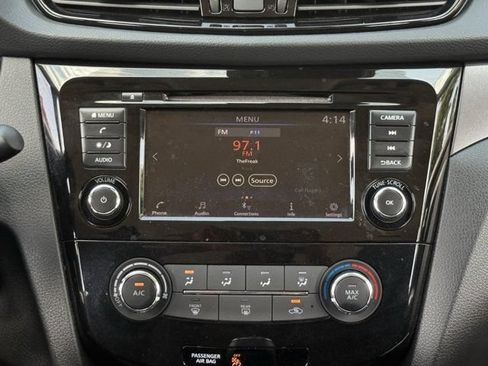 Used 2022 Nissan Rogue Sport S FWD image 17