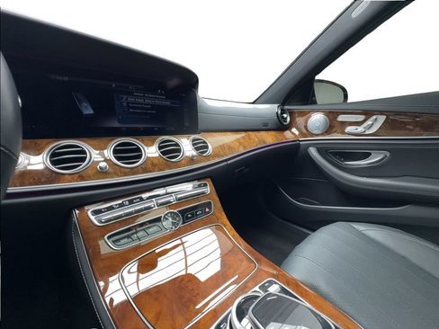 Used 2020 Mercedes-Benz E 350 4MATIC Sedan w/ Parking Assistance Package image 41