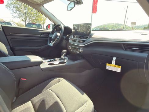 New 2026 Nissan Altima 2.5 SV image 16