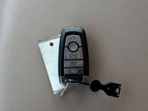 Used 2024 Ford Expedition Limited AWD/4WD image 42