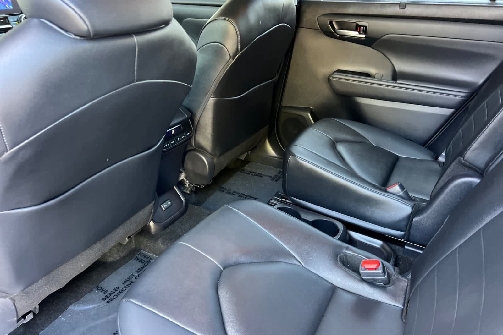 Certified 2026 Toyota Highlander XLE AWD/4WD image 4
