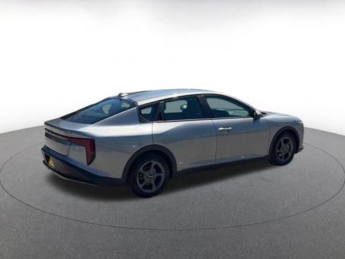 Used 2025 Kia K4 LXS image 15