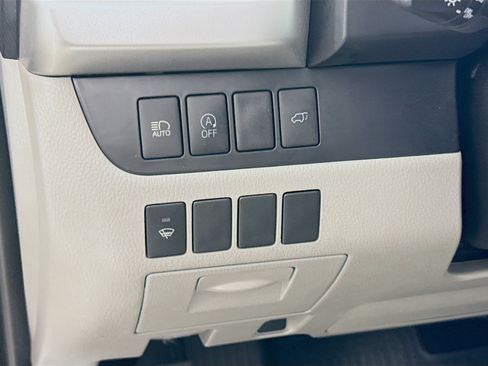 Used 2019 Toyota Highlander XLE w/ Protection Package #3 AWD/4WD image 10