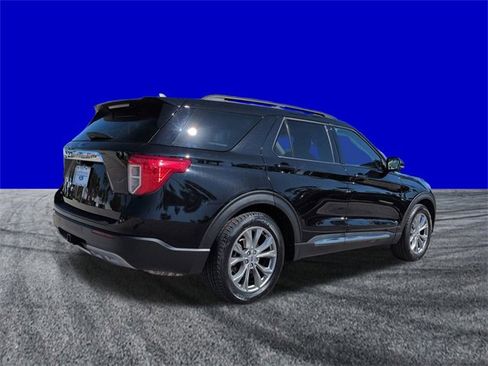 Certified 2023 Ford Explorer XLT w/ Equipment Group 202A image 4