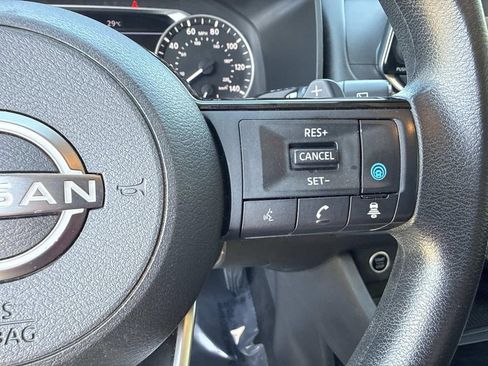 Used 2022 Nissan Rogue SV FWD image 35