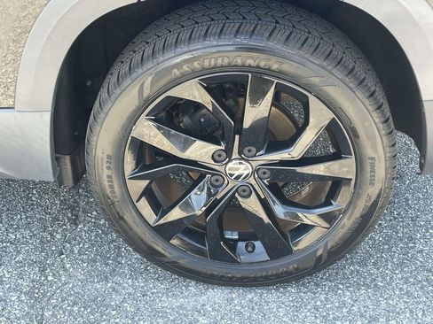 Certified 2022 Volkswagen Taos SE FWD image 7