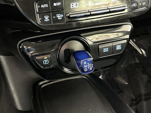 Used 2021 Toyota Prius LE image 16