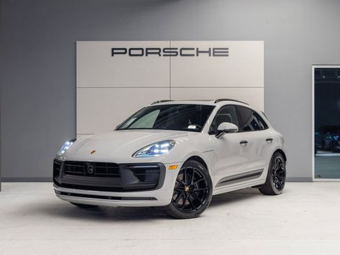 New 2026 Porsche Macan GTS image 1