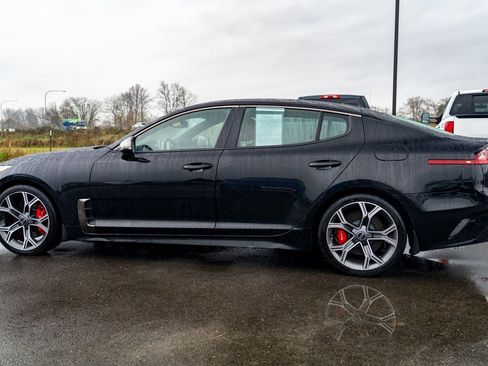 Used 2021 Kia Stinger GT2 image 10