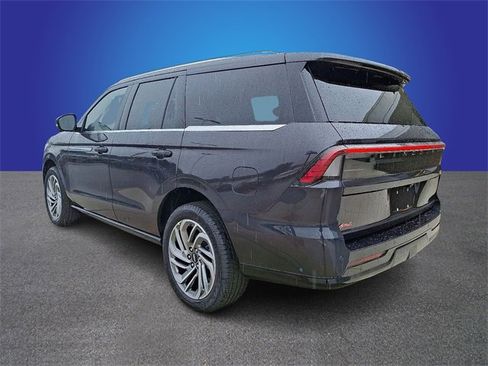 New 2025 Lincoln Navigator Reserve image 4