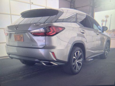 Used 2017 Lexus RX 350 FWD w/ Premium Package image 2