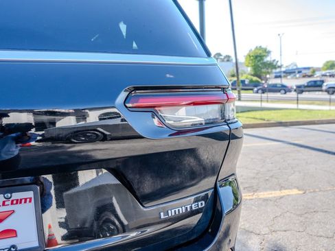 Used 2024 Jeep Grand Cherokee L Limited w/ Luxury Tech Group II image 30