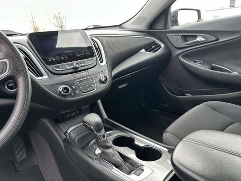 Used 2024 Chevrolet Malibu LT image 15