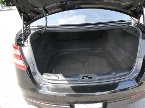 Used 2019 Ford Taurus Limited image 8