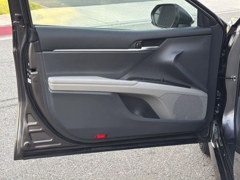 Used 2022 Toyota Camry LE image 22