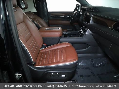 Used 2023 GMC Yukon XL Denali Ultimate AWD/4WD image 35