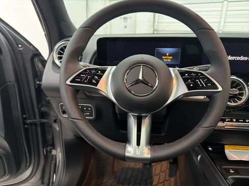 Used 2026 Mercedes-Benz GLB 250 image 15