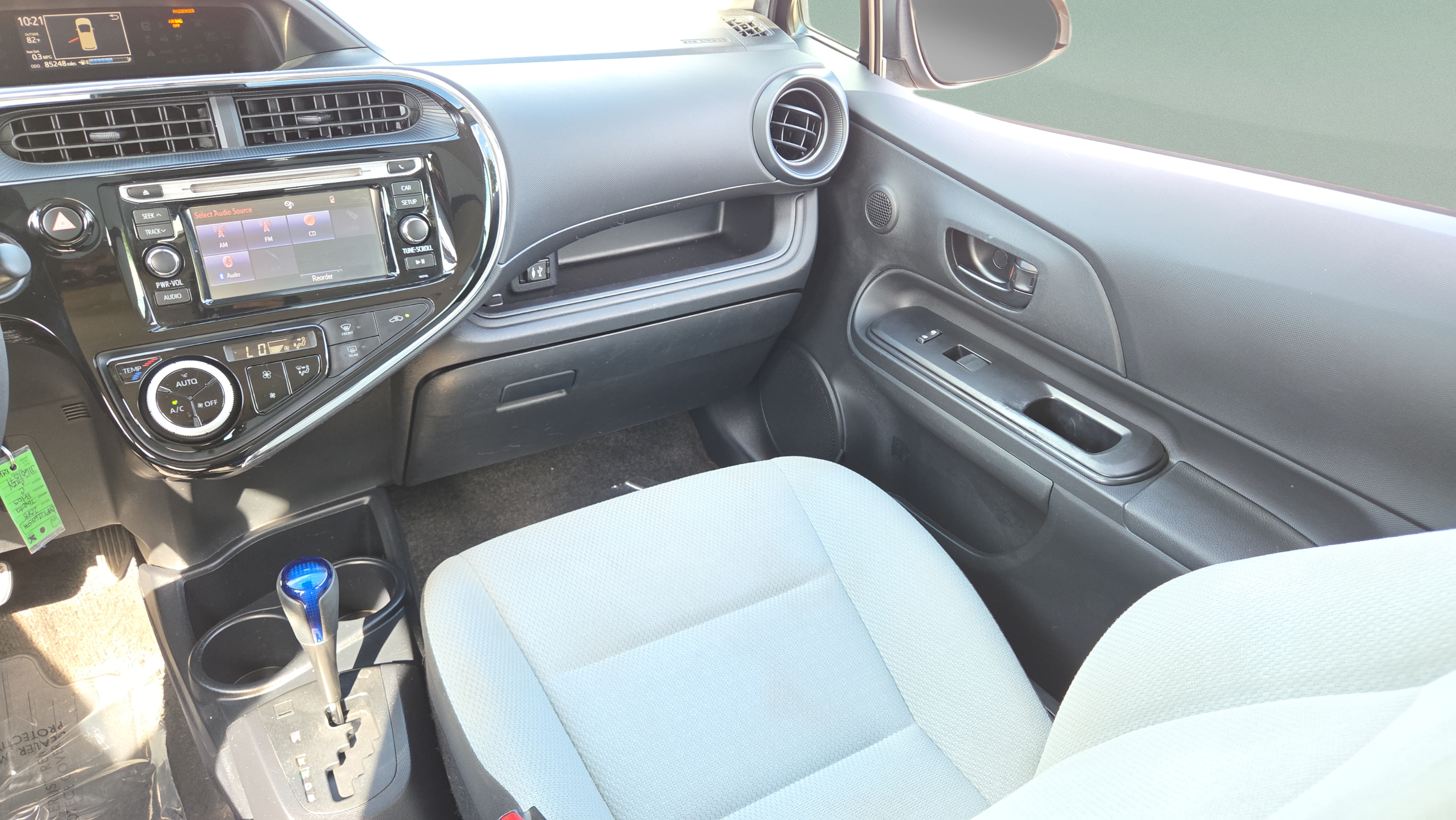 Used 2018 Toyota Prius C One FWD image 13