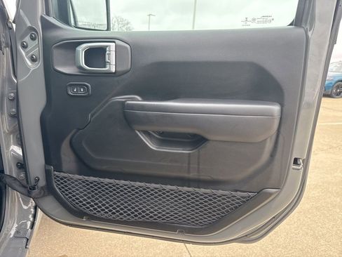 Used 2018 Jeep Wrangler Unlimited Sport S image 21