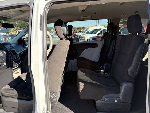 Used 2016 Dodge Grand Caravan SE w/ Quick Order Package 29E SE image 14