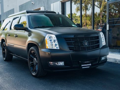 Used 2014 Cadillac Escalade ESV Premium AWD/4WD image 3