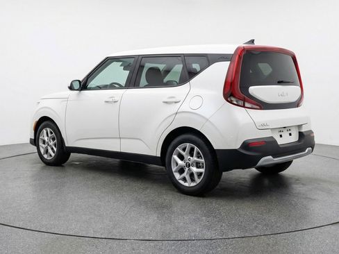 Used 2025 Kia Soul LX w/ LX Technology Package image 6