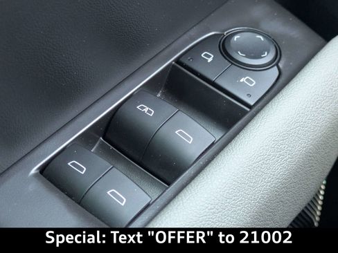 Used 2025 Chevrolet Colorado ZR2 w/ Technology Package AWD/4WD image 27