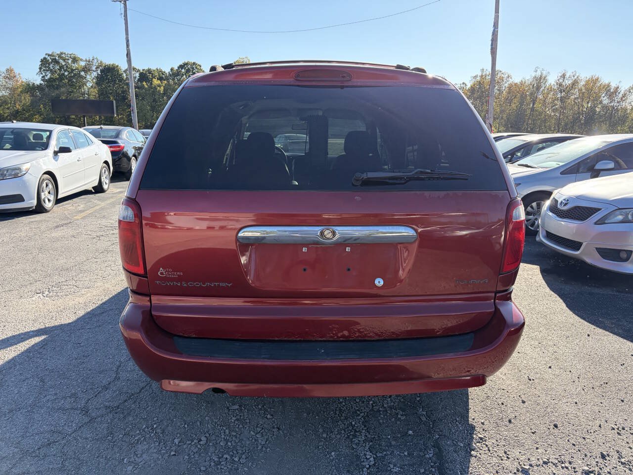 Used 2007 Chrysler Town & Country Touring FWD image 5