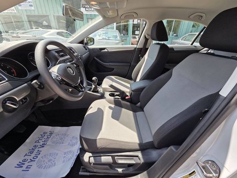 Used 2017 Volkswagen Jetta S w/ Jetta S Cold Weather Package FWD image 20