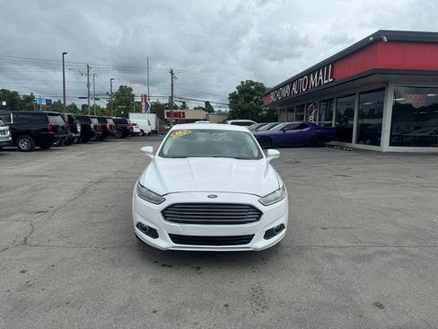 Used 2016 Ford Fusion SE FWD image 8