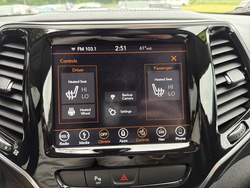 Used 2019 Jeep Cherokee Limited AWD/4WD image 27
