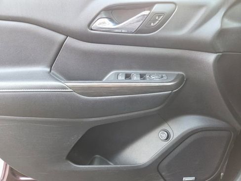 Used 2017 GMC Acadia SLT image 33